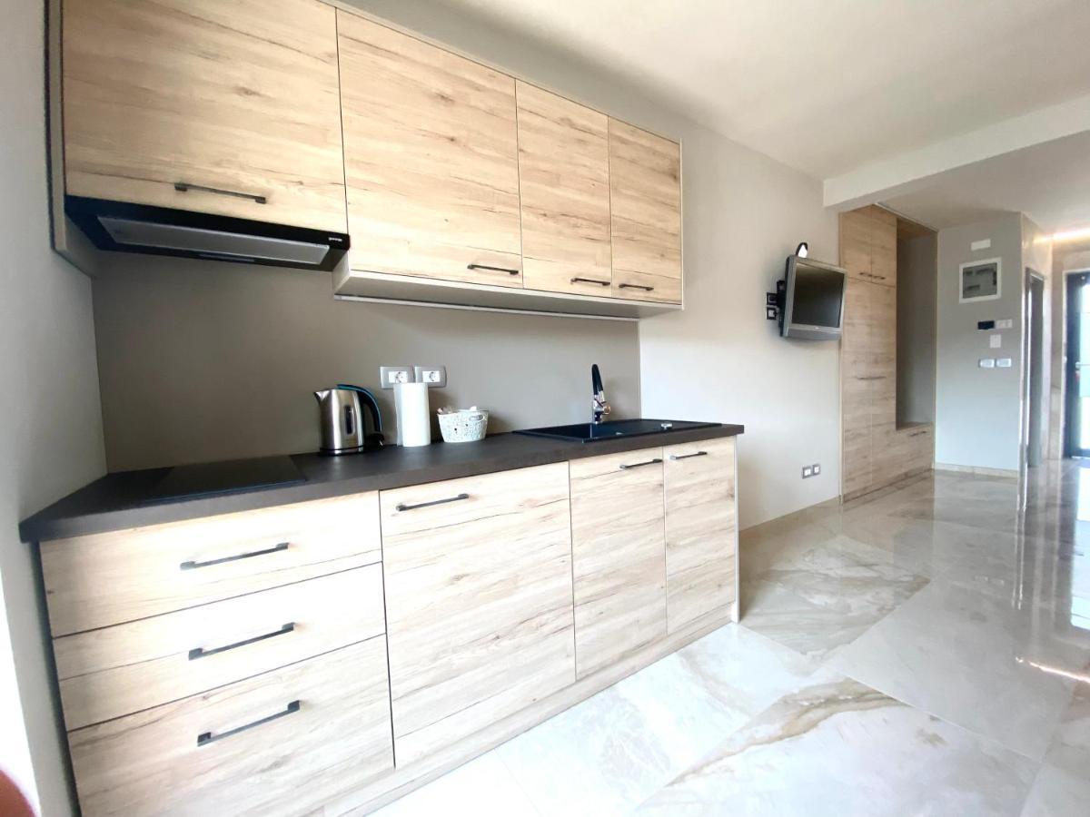Rooms And Apartments Lisjak Koper Exterior photo