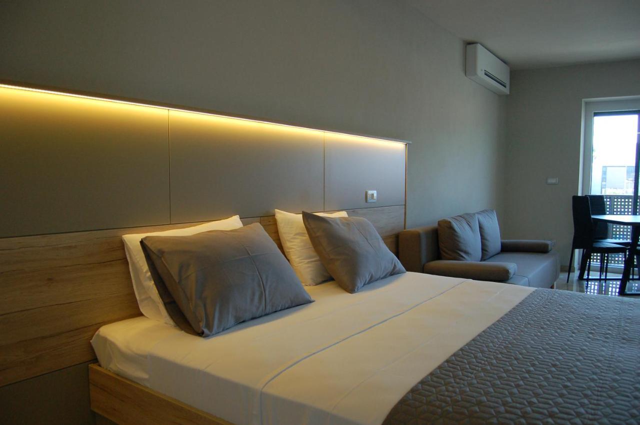 Rooms And Apartments Lisjak Koper Exterior photo